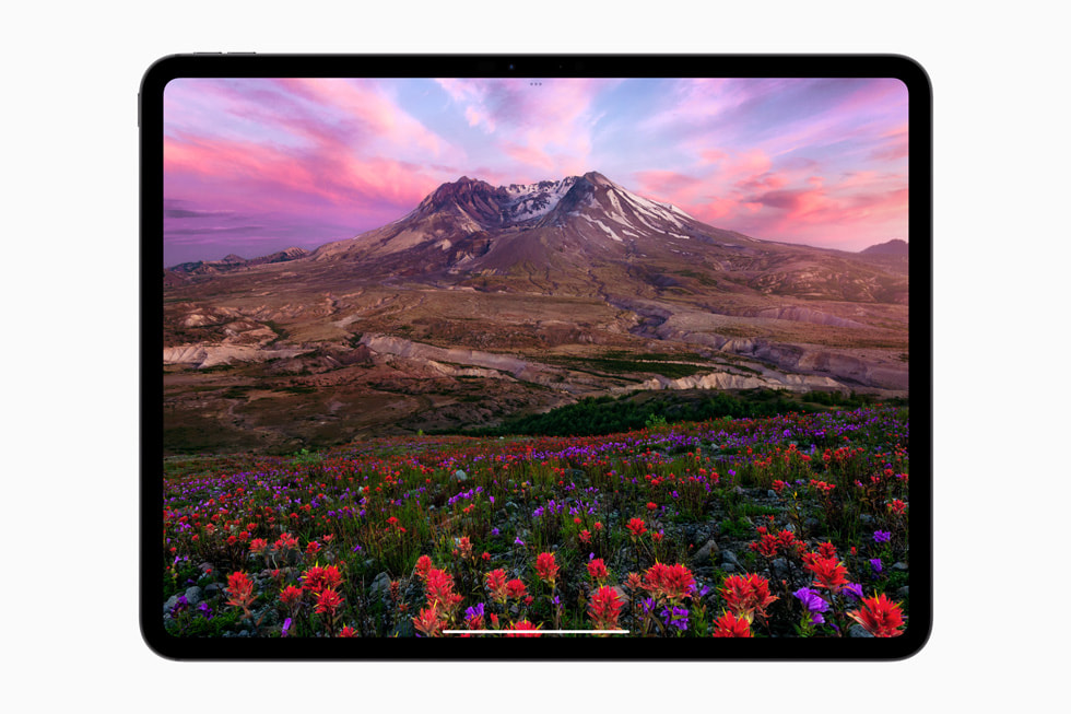 Ultra Retina XDY 顯示器在新款 iPad Pro 上呈現美麗的風景。 
