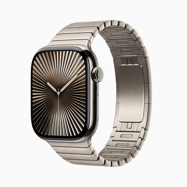 L’Apple Watch Series 10 en titane naturel.