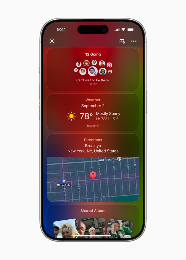 Un iPhone 16 Pro affiche une liste d’invités et un album photo partagé dans l’app Invitations Apple.