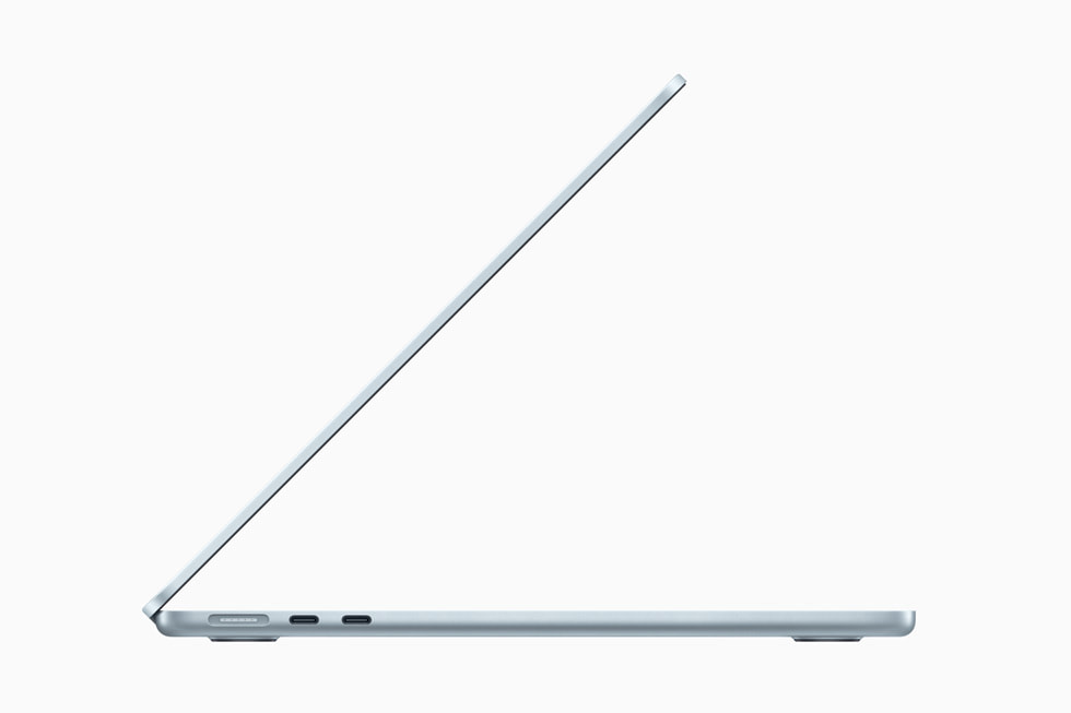 Vue latérale d’un MacBook Air.
