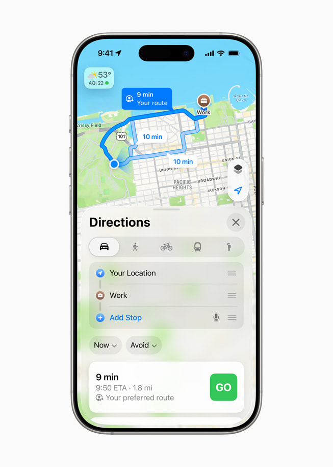 Apple 지도에서 사용자가 선호하는 출근 경로를 보여주는 iPhone 16 Pro.
