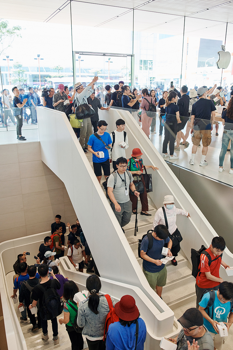 Interior of the Apple Xinyi A13 store.