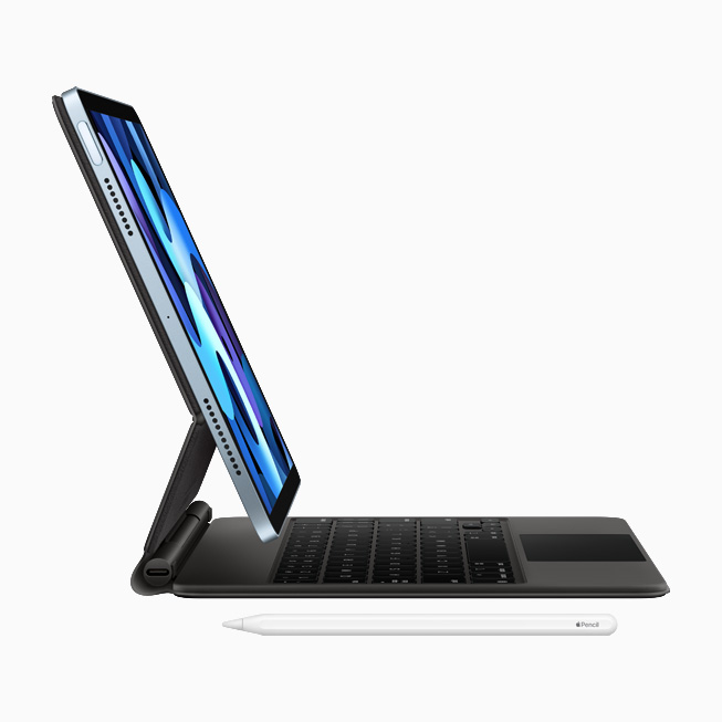 iPad Air met Magic Keyboard en Apple Pencil.