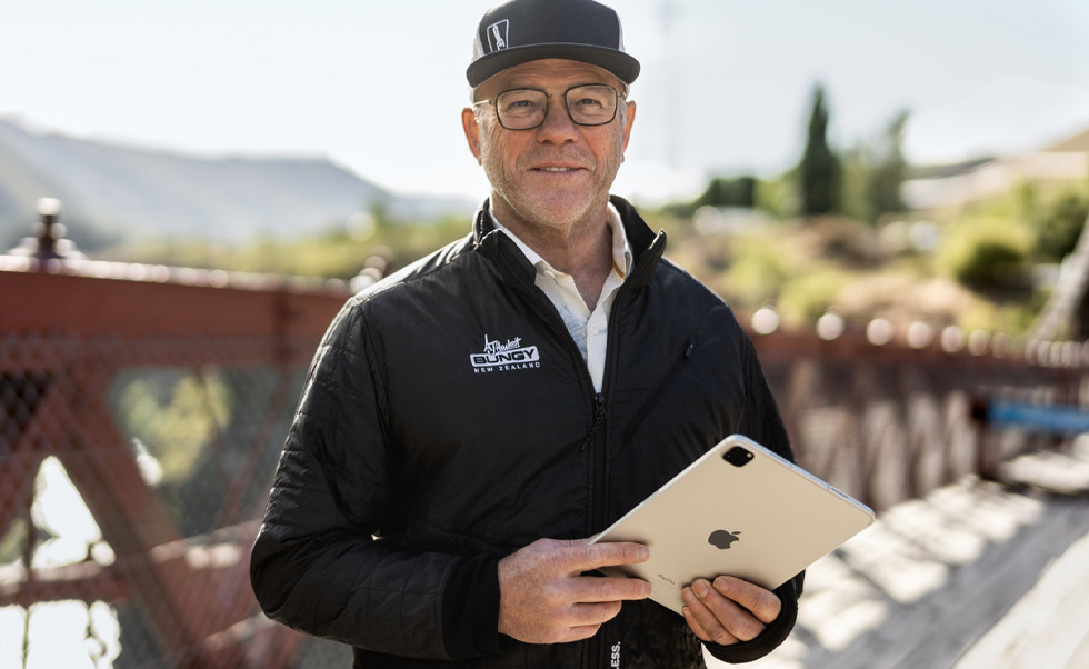Henry van Asch es director general y cofundador de AJ Hackett Bungy New Zealand.