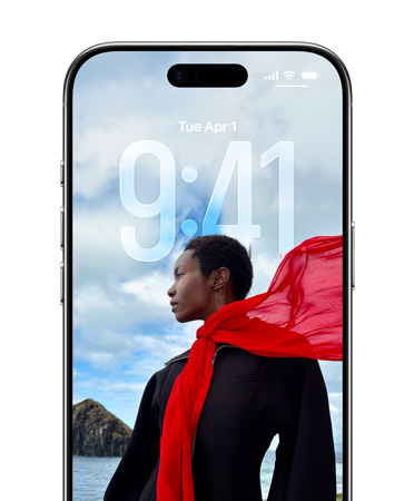 iPhone-låseskærmen viser klokkeslættet, der er tilpasset billedet på låseskærmen