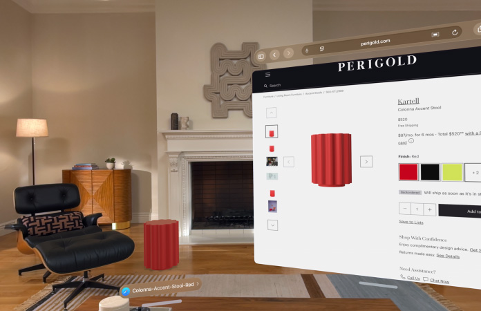 Shoppingseite in Safari mit Kartell Colonna Accent Hocker, der zum Verkauf steht und im Zimmer schwebt, eine 3D-Version des Hockers steht auf dem Boden im Zimmer