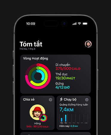 iPhone 17, Fitness summary, Activity rings, Move, Exercise, and Stand metrics, actvity sharing with friends, weekly Running stats